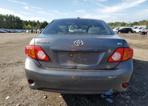 2010 Toyota Corolla Base z USA, uszkodzony, nr VIN 2T1BU4EE8AC317993